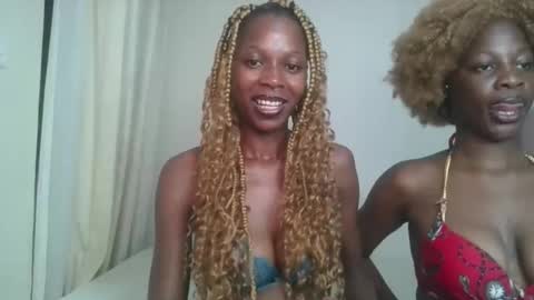 Snapshot of avian_babe chatting on 12.14.25 Avian online show from 12.14.25