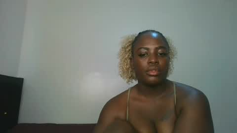avian_babe1 online show from 07.22.26