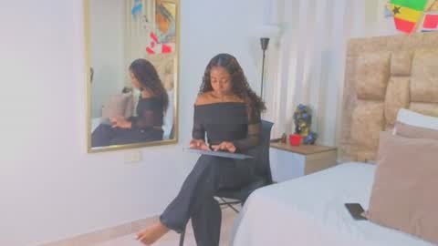 Snapshot of avis_lara chatting on 07.04.26 AVIS online show from 07.04.26