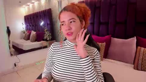 Snapshot of avrilwayne chatting on 11.28.25 Avril online show from 11.28.25