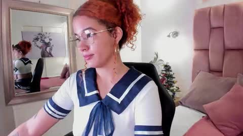 Snapshot of avrilwayne chatting on 11.30.25 Avril online show from 11.30.25