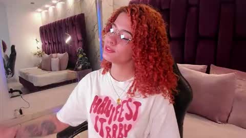 Snapshot of avrilwayne chatting on 12.02.25 Avril online show from 12.02.25