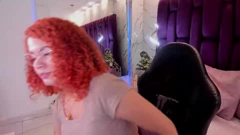 Snapshot of avrilwayne chatting on 12.05.25 Avril online show from 12.05.25