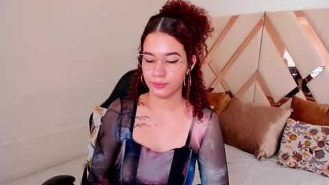 Snapshot of avrilwayne chatting on 01.08.26 Avril online show from 01.08.26