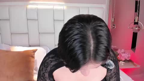 Avy  online show from 12.20.25