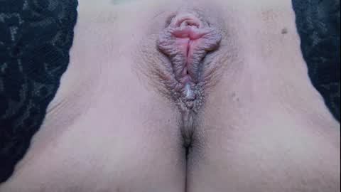 Snapshot of axarawilliams chatting on 12.18.25 Alexa online show from 12.18.25