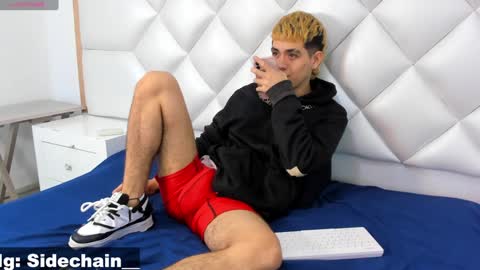 Snapshot of axel_cifer chatting on 01.04.25 Axel cifer online show from 01.04.25