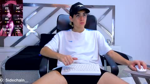 Snapshot of axel_cifer chatting on 01.26.25 Axel cifer online show from 01.26.25