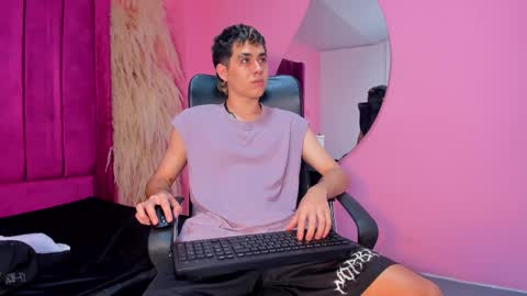 Snapshot of axel_cifer chatting on 02.27.25 Axel cifer online show from 02.27.25