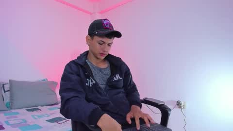 AXEL online show from 10.28.25