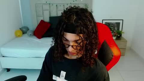 Axel online show from 01.12.26