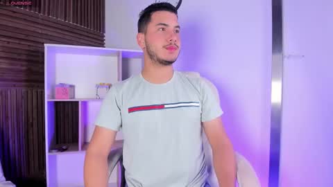 axel_grey_ online show from 11.06.25