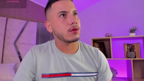 axel_grey_ online show from 04.21.26