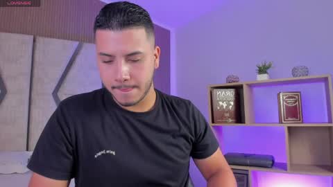 axel_grey_ online show from 04.22.26