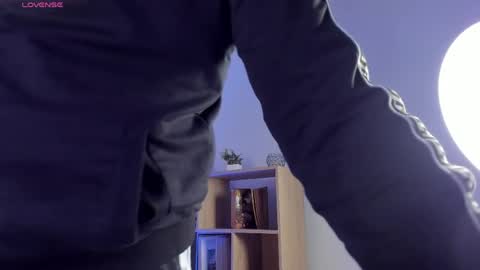 axel_grey_ online show from 05.04.26