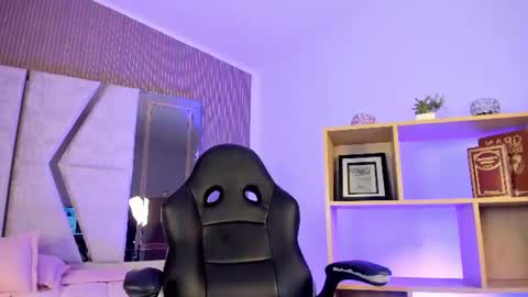 axel_grey_ online show from 06.19.26