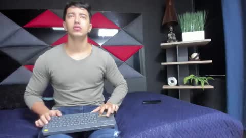 axel_hendrick online show from 02.04.26