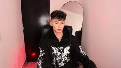 Snapshot of axel_inkshade chatting on 12.19.25 Axel online show from 12.19.25