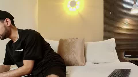 Axel Moon online show from 10.20.25