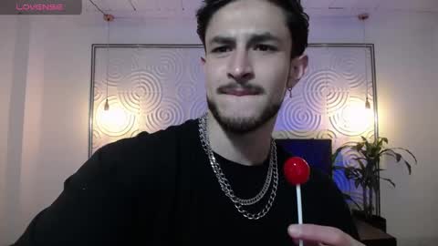 Axel  online show from 05.19.26