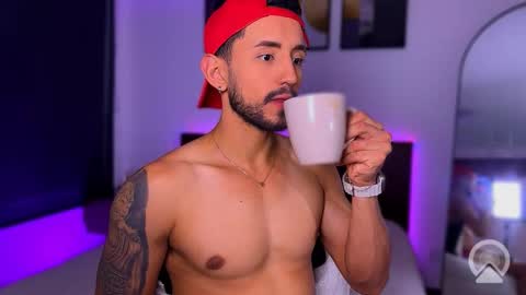 Snapshot of axelking13 chatting on 12.03.25 Axel King online show from 12.03.25