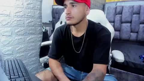 Axell Cross2 online show from 02.26.25