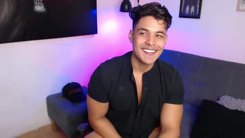 Snapshot of axell_dior chatting on 10.30.25 axell online show from 10.30.25