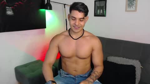 Snapshot of axell_dior chatting on 04.14.26 axell online show from 04.14.26