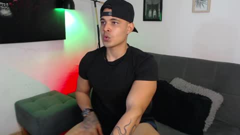 Snapshot of axell_dior chatting on 04.16.26 axell online show from 04.16.26