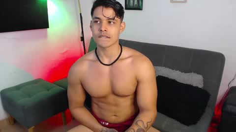 Snapshot of axell_dior chatting on 04.25.26 axell online show from 04.25.26