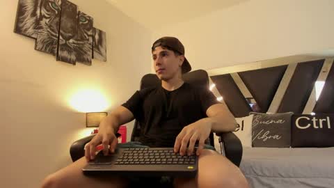 Snapshot of axelmartinezz chatting on 04.02.26 axelmartinezz online show from 04.02.26