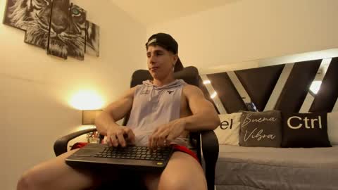 Snapshot of axelmartinezz chatting on 04.23.26 axelmartinezz online show from 04.23.26