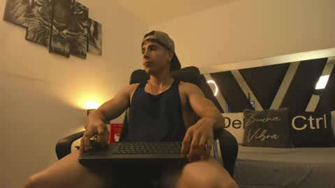 Snapshot of axelmartinezz chatting on 05.05.26 axelmartinezz online show from 05.05.26
