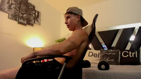 Snapshot of axelmartinezz chatting on 05.06.26 axelmartinezz online show from 05.06.26