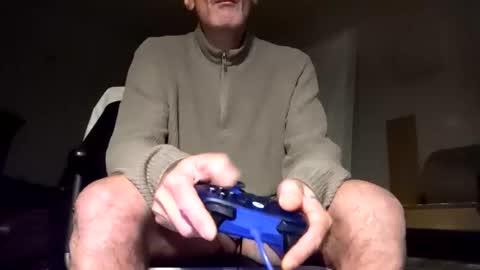 Snapshot of axion13 chatting on 12.01.25 axion13 online show from 12.01.25