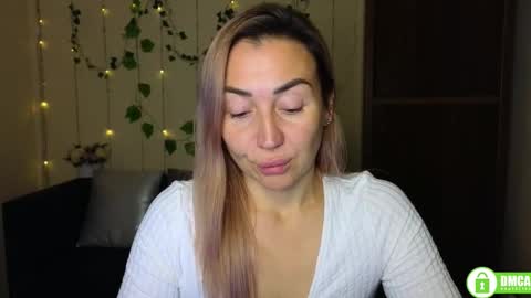 Jully online show from 11.18.25