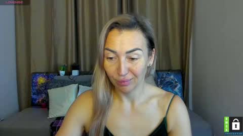 Jully online show from 11.25.25