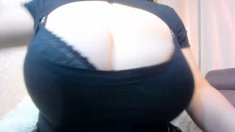 Aya Moon online show from 02.04.25