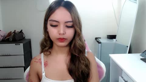 ayalvrs18 online show from 09.25.25