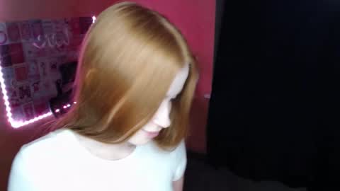 Snapshot of ayanagrrace chatting on 12.16.25 Aya online show from 12.16.25