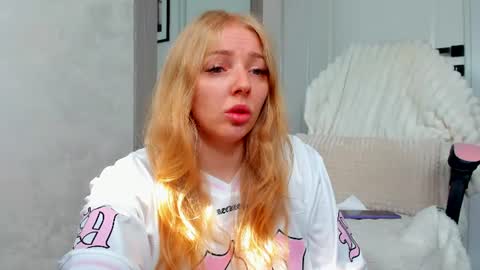 Snapshot of ayaye_ chatting on 07.19.26 SundyRose online show from 07.19.26