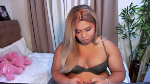 Snapshot of ayesha_amethyst chatting on 02.18.26 AYESHA online show from 02.18.26