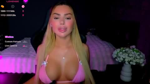 Snapshot of ayla_demir chatting on 05.27.26 Ayla Demir online show from 05.27.26