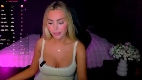 Snapshot of ayla_demir chatting on 06.12.26 Ayla Demir online show from 06.12.26