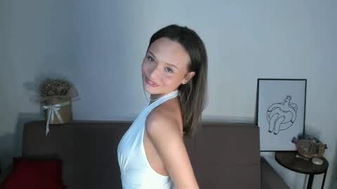 Hi my names Eva 3 online show from 02.13.25