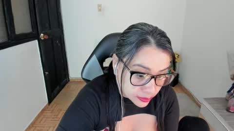 Snapshot of aylaislem chatting on 02.15.25 SandyMODELINDEPENDIENT online show from 02.15.25