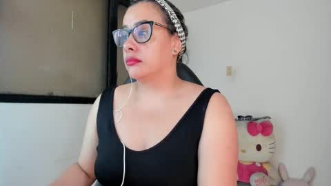 Snapshot of aylaislem chatting on 02.19.25 SandyMODELINDEPENDIENT online show from 02.19.25
