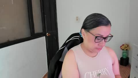 Snapshot of aylaislem chatting on 09.18.25 SandyMODELINDEPENDIENT online show from 09.18.25