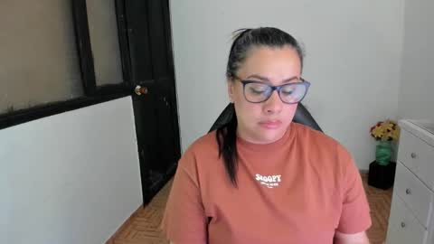 Snapshot of aylaislem chatting on 10.22.25 SandyMODELINDEPENDIENT online show from 10.22.25