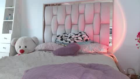 AYLEEN    online show from 11.27.25